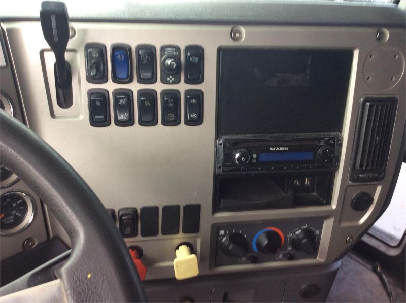 2014 MACK PINNACLE CXU613 6209231035 2014 MACK PINNACLE CXU613 6209231035