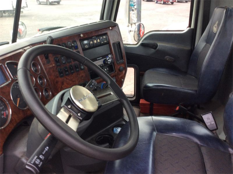 2015 MACK PINNACLE CXU613 7160468561 2015 MACK PINNACLE CXU613 7160468561