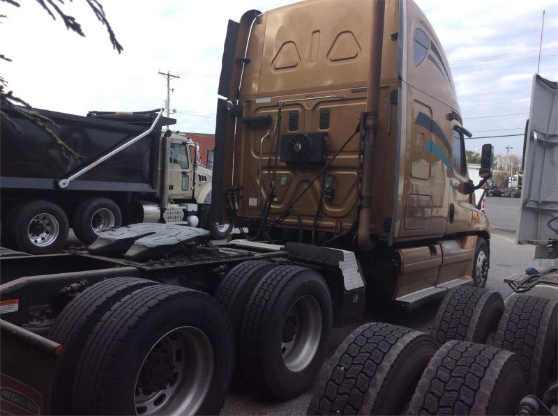 2009 FREIGHTLINER CASCADIA 125 7213424247 2009 FREIGHTLINER CASCADIA 125 7213424247