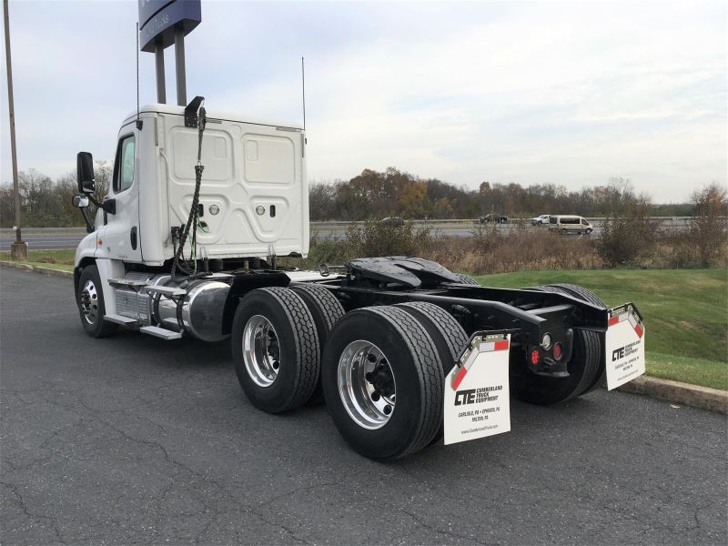 2018 FREIGHTLINER CASCADIA 125 7187592915 2018 FREIGHTLINER CASCADIA 125 7187592915