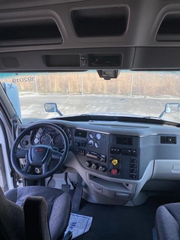2019 PETERBILT 579 7240940313 2019 PETERBILT 579 7240940313