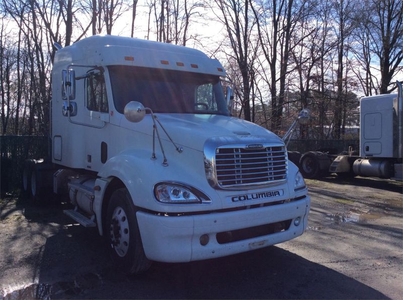 2005 FREIGHTLINER COLUMBIA 120 7262790076 2005 FREIGHTLINER COLUMBIA 120 7262790076