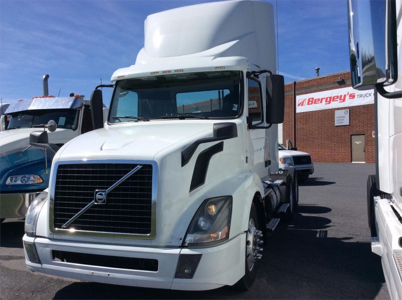2015 VOLVO VNL64T300 7263125366 2015 VOLVO VNL64T300 7263125366