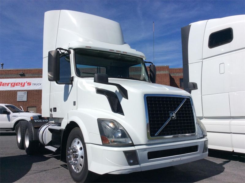 2015 VOLVO VNL64T300 7263125368 2015 VOLVO VNL64T300 7263125368