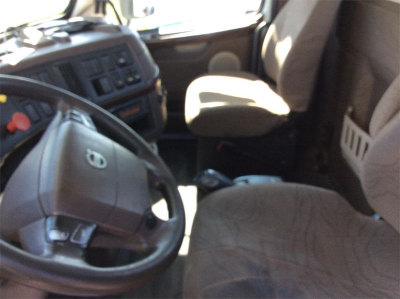 2015 VOLVO VNL64T300 7263125391 2015 VOLVO VNL64T300 7263125391