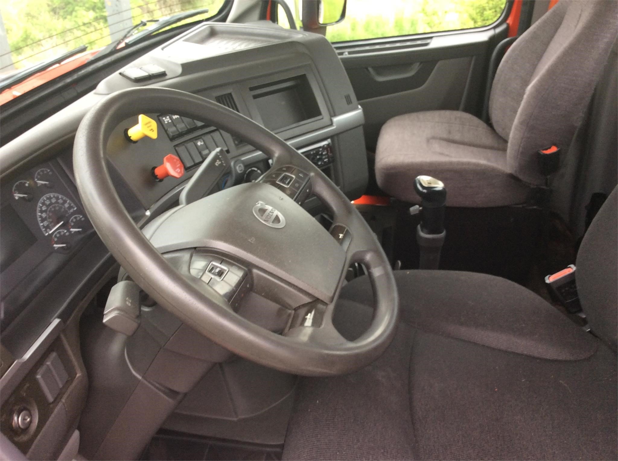 2019 VOLVO VNL64T300 7272632505 2019 VOLVO VNL64T300 7272632505