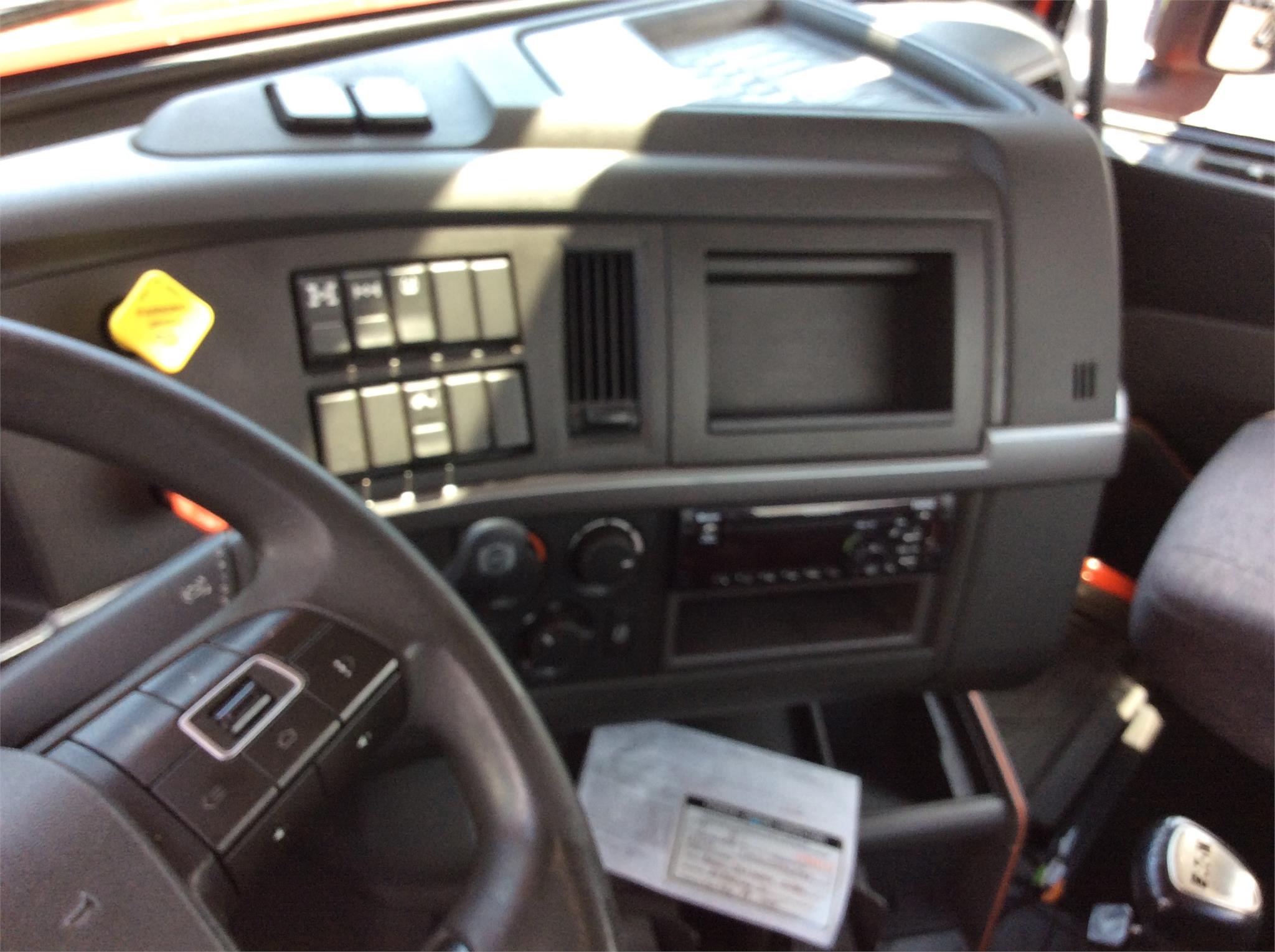 2019 VOLVO VNL64T300 7273889398 2019 VOLVO VNL64T300 7273889398