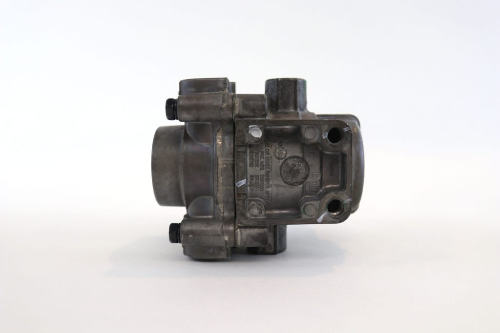 Bendix SR7 Spring Brake Valve K021562 - Bergey's Truck Centers