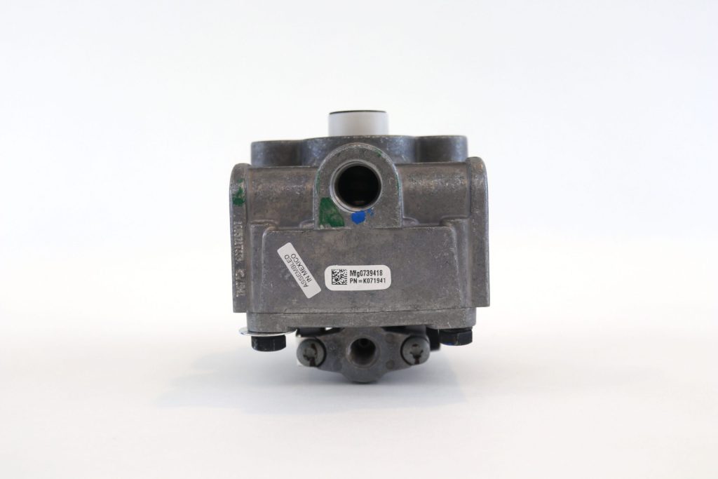 Bendix ATR6 Traction Relay K078420 - Bergey's Truck Centers: Medium ...