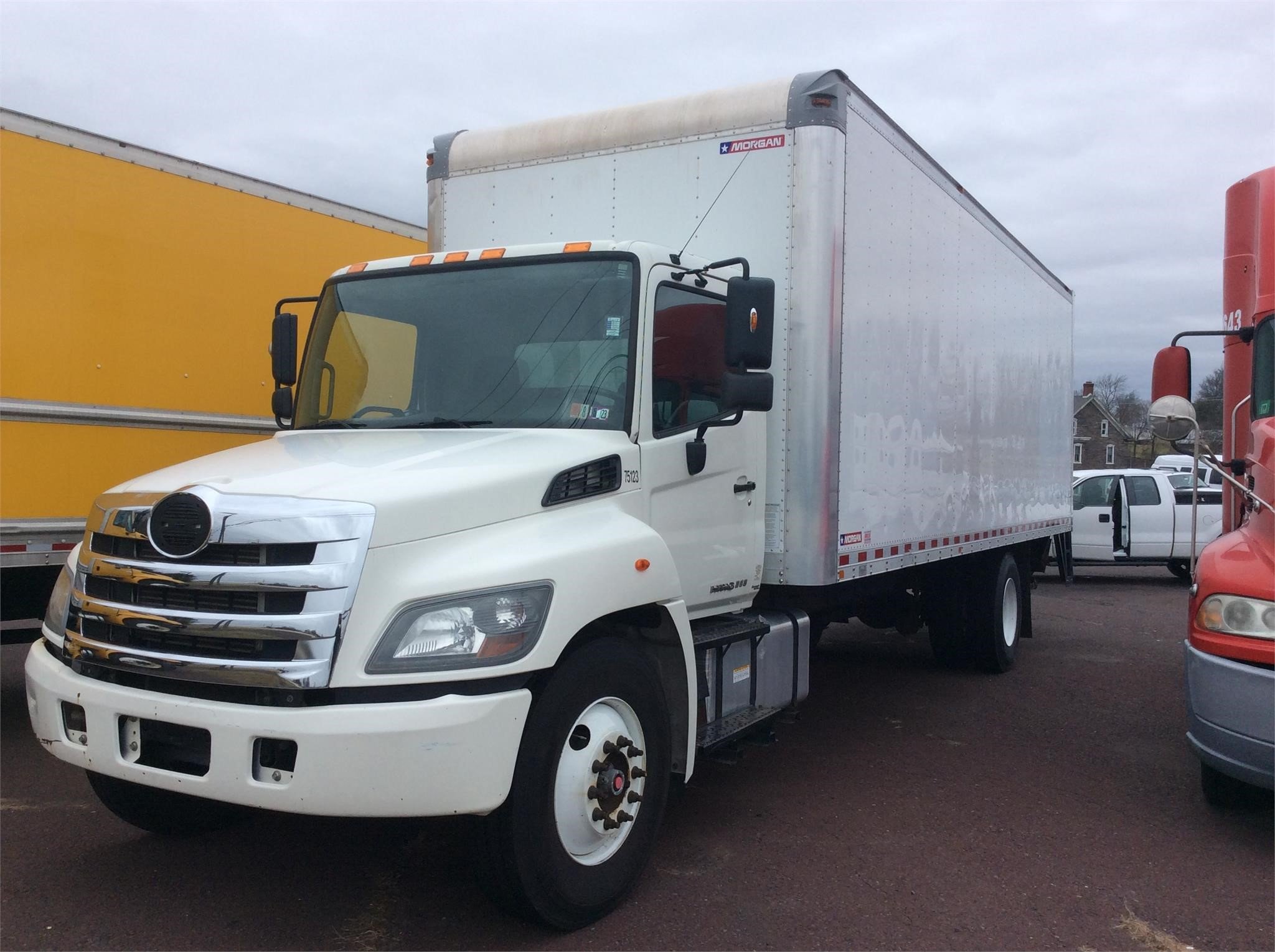 2015 HINO 268 8011297105 2015 HINO 268 8011297105