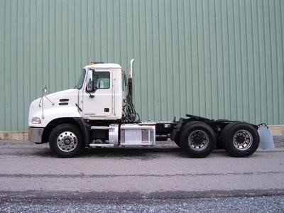 2016 MACK PINNACLE CXU613 8011810583 2016 MACK PINNACLE CXU613 8011810583