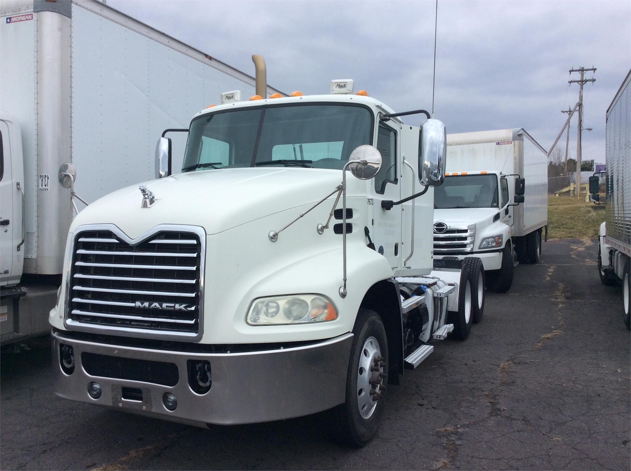 2016 MACK PINNACLE CXU613 8013082452 2016 MACK PINNACLE CXU613 8013082452