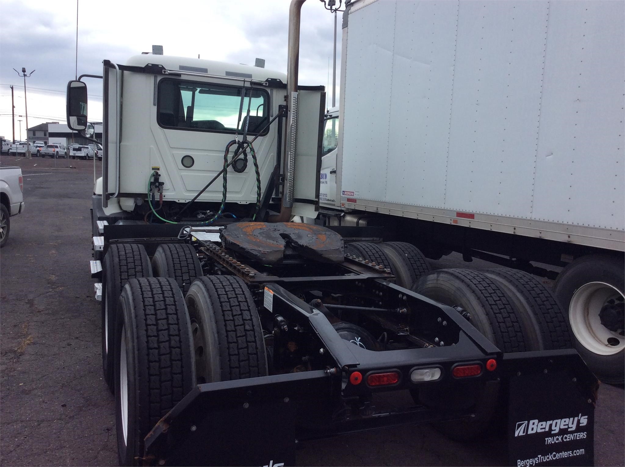 2016 MACK PINNACLE CXU613 8013082460 2016 MACK PINNACLE CXU613 8013082460