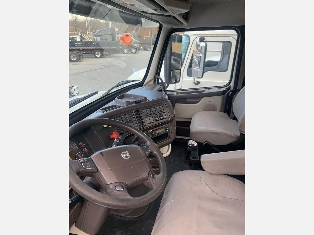 2012 VOLVO VNL42T300 8025710904 2012 VOLVO VNL42T300 8025710904