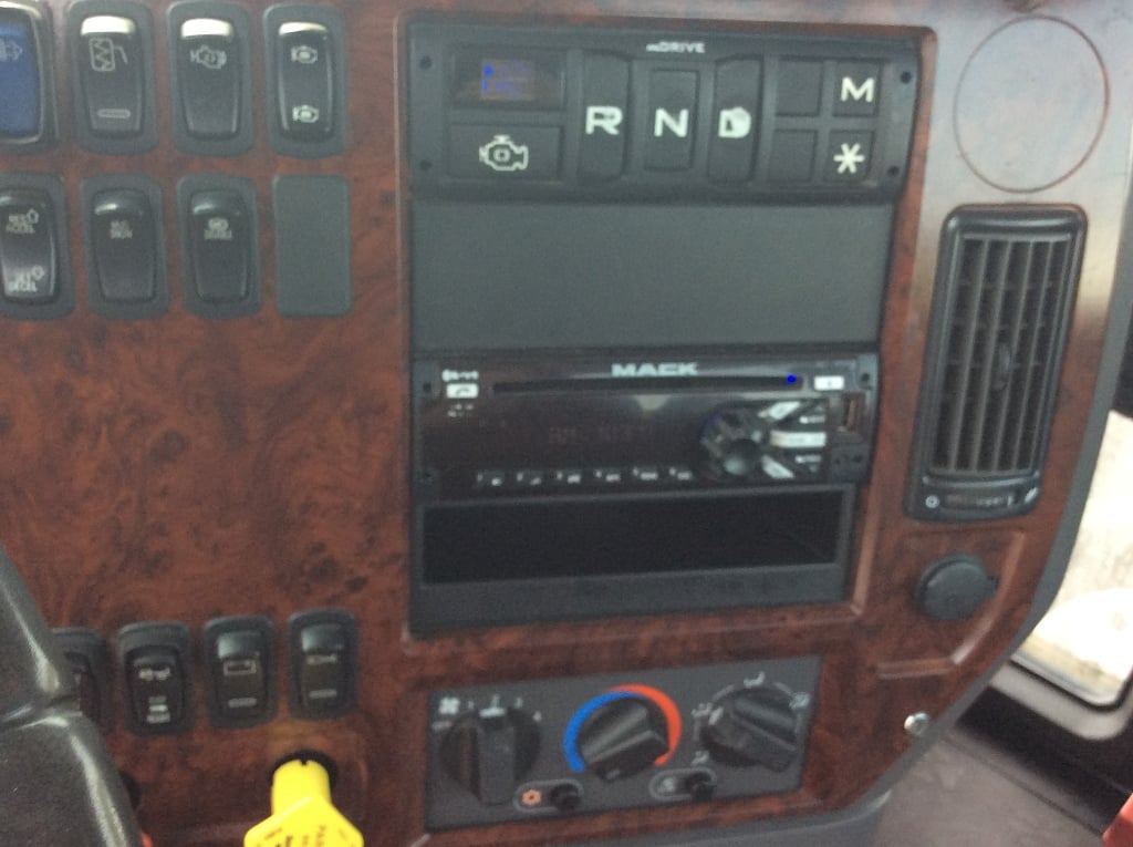 Year,Manufacturer,Model 6 Year,Manufacturer,Model 6