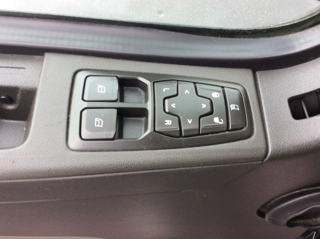 Year,Manufacturer,Model 7 Year,Manufacturer,Model 7