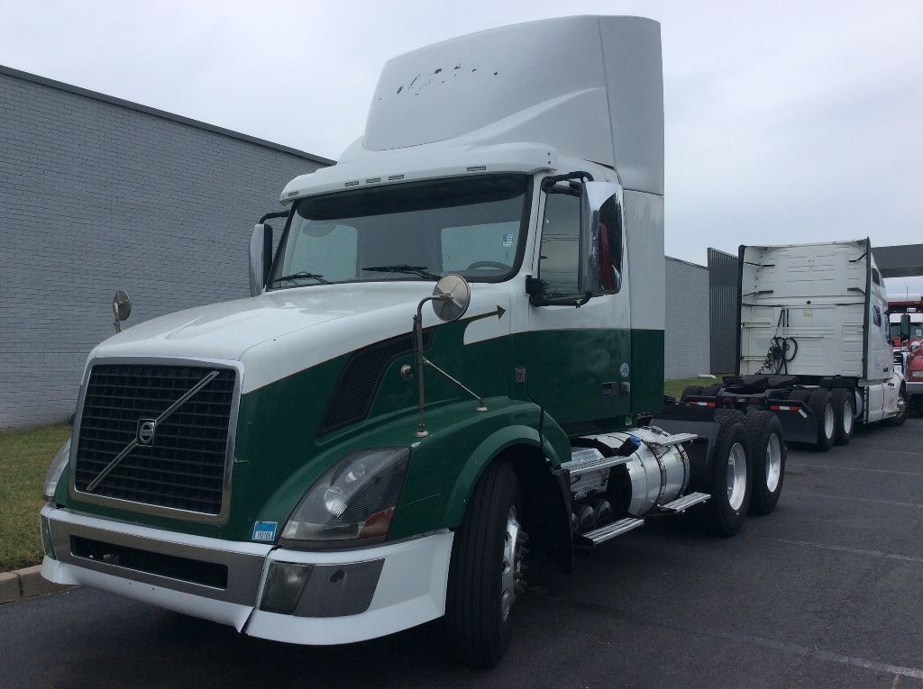 2012 Volvo VNL64T300 - Bergey's Truck Centers: Medium & Heavy Duty