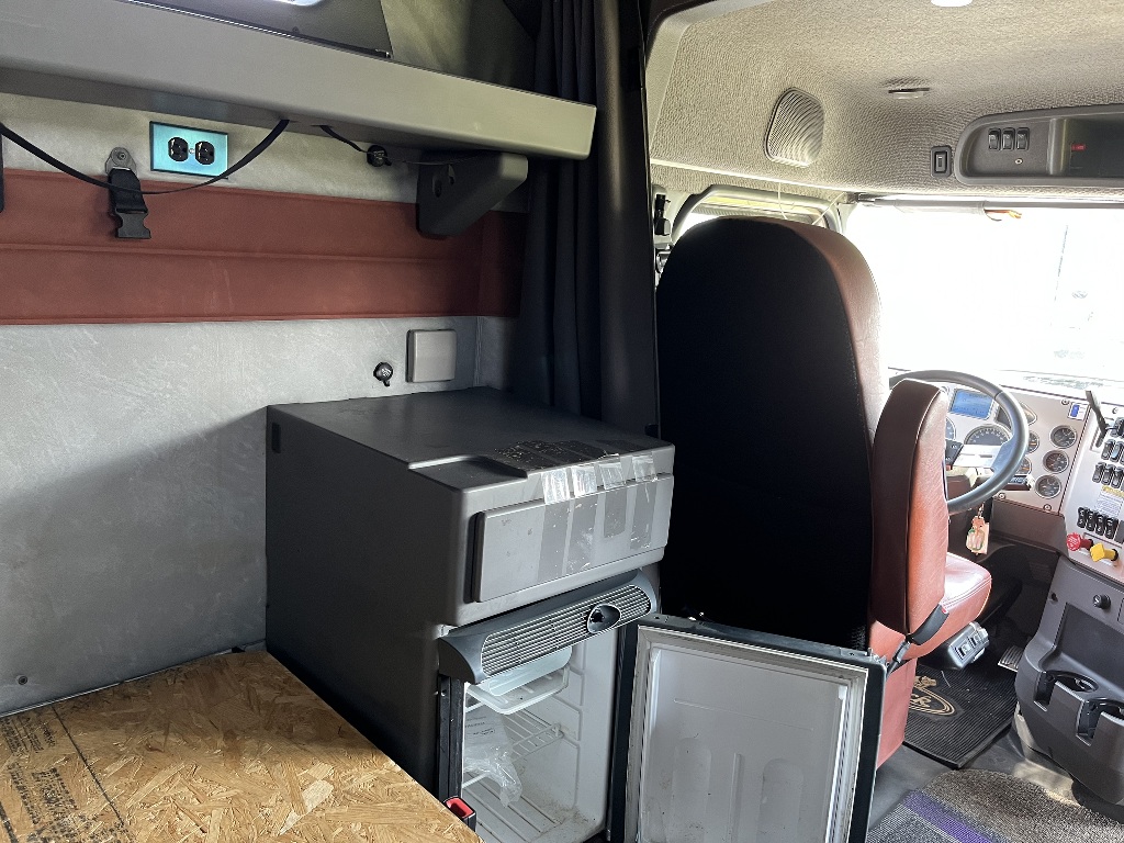 Year,Manufacturer,Model 21 Year,Manufacturer,Model 21