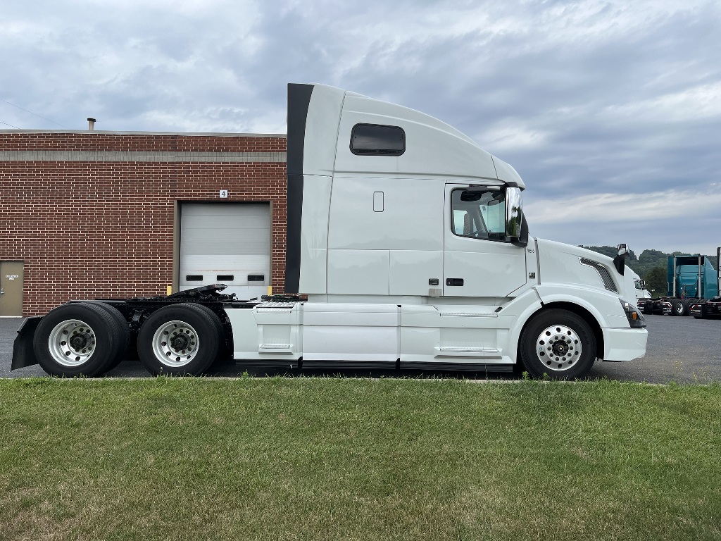2018 Volvo VNL64T670 - Bergey's Truck Centers: Medium & Heavy Duty