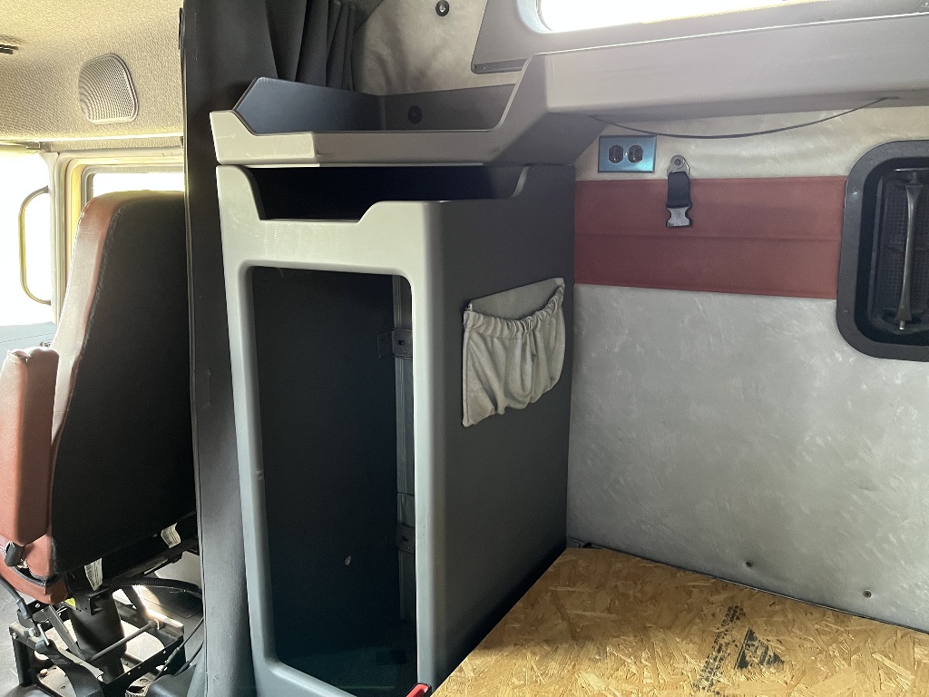 Year,Manufacturer,Model 22 Year,Manufacturer,Model 22