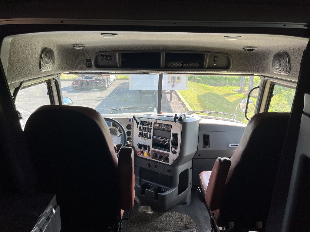 Year,Manufacturer,Model 23 Year,Manufacturer,Model 23