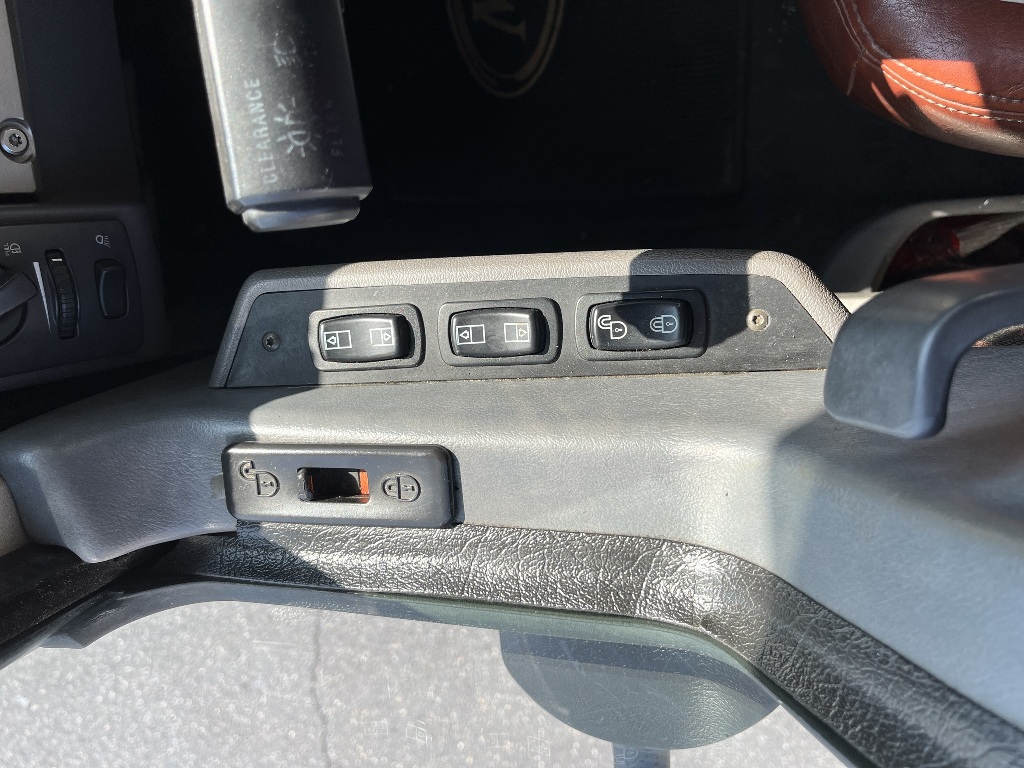 Year,Manufacturer,Model 27 Year,Manufacturer,Model 27