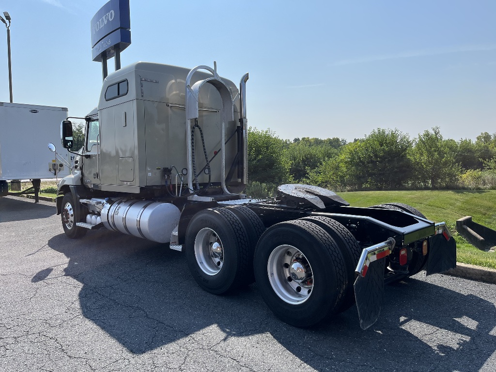 Year,Manufacturer,Model 6 Year,Manufacturer,Model 6