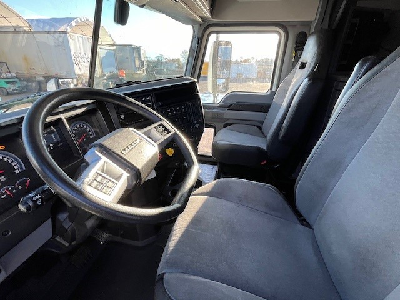 Year,Manufacturer,Model 5 Year,Manufacturer,Model 5