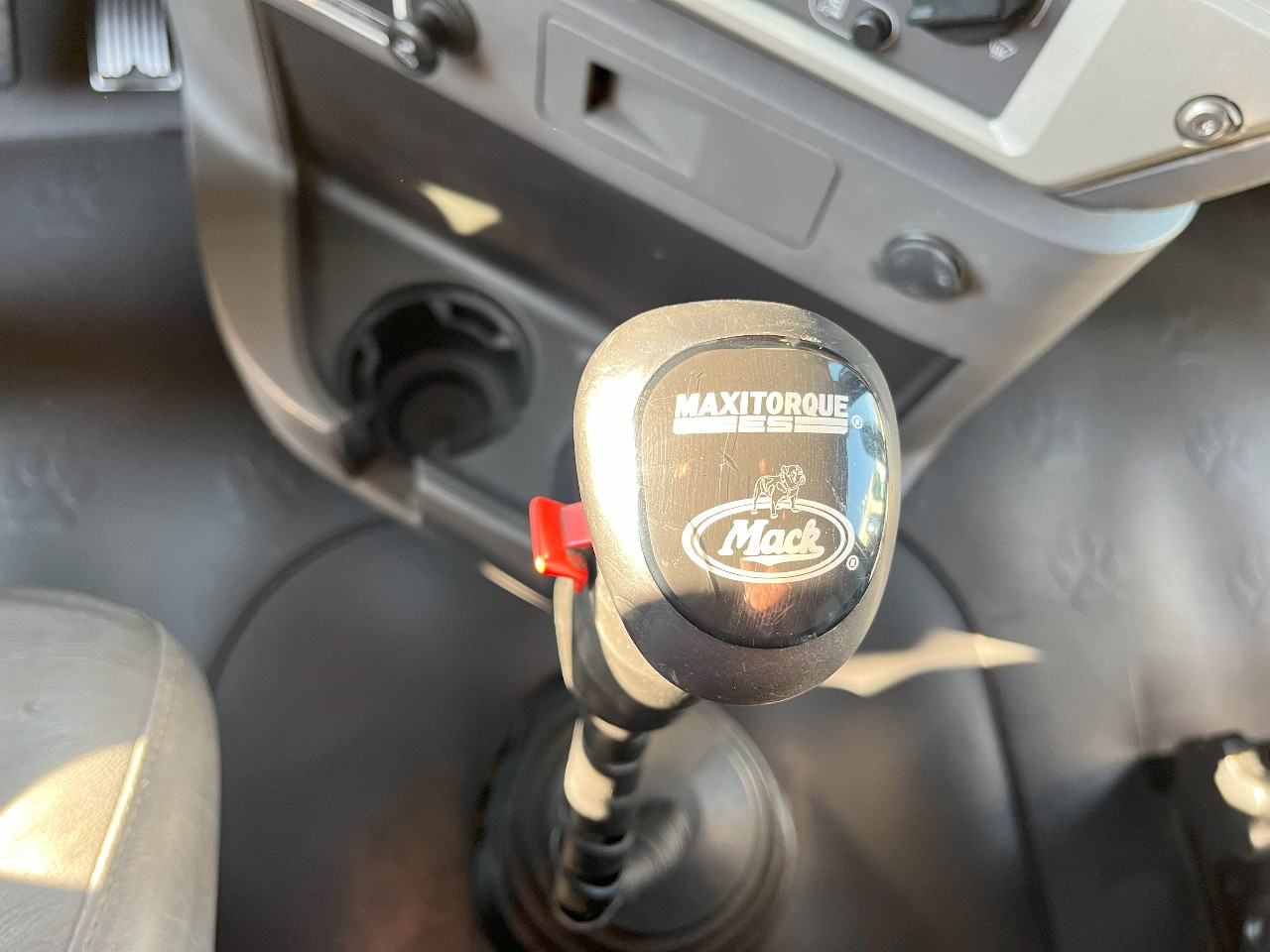 Year,Manufacturer,Model 12 Year,Manufacturer,Model 12