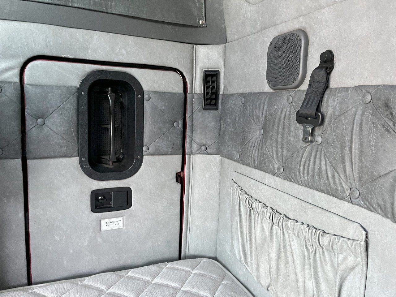 Year,Manufacturer,Model 18 Year,Manufacturer,Model 18