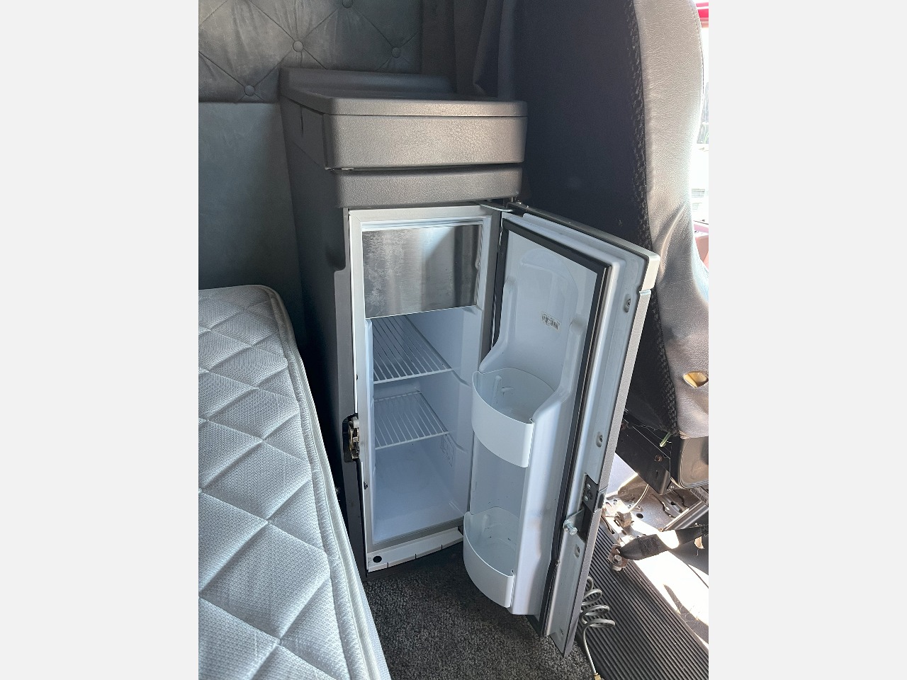 Year,Manufacturer,Model 20 Year,Manufacturer,Model 20