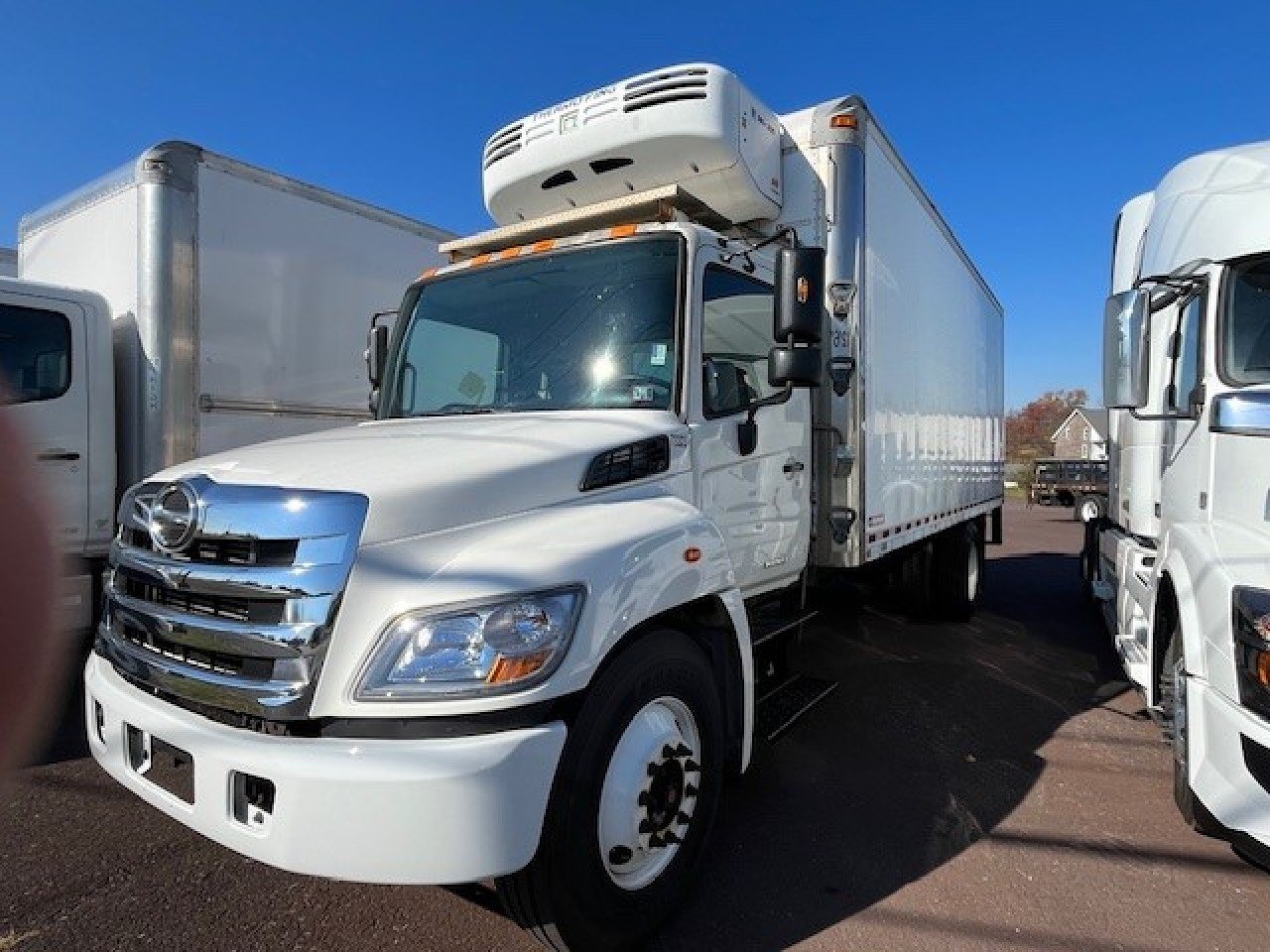 2013 HINO 268A - image 1 of 6