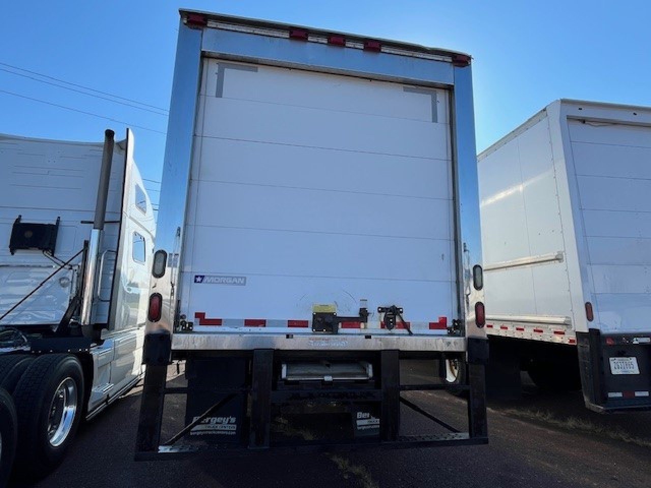 2013 HINO 268A - image 6 of 6
