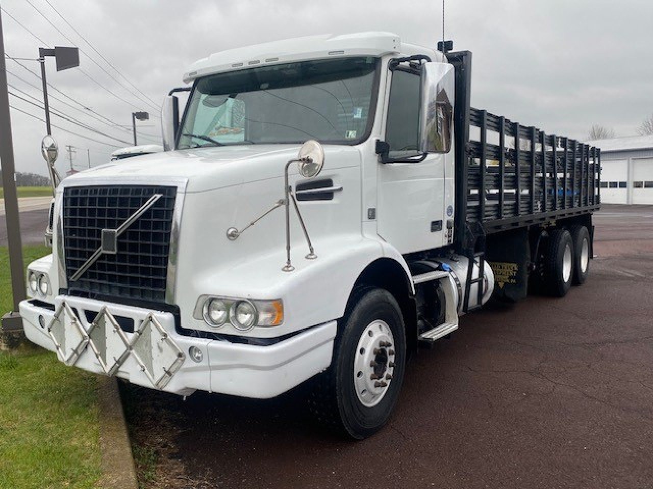 2015 VOLVO VHD 1001763-01 2015 VOLVO VHD 1001763-01