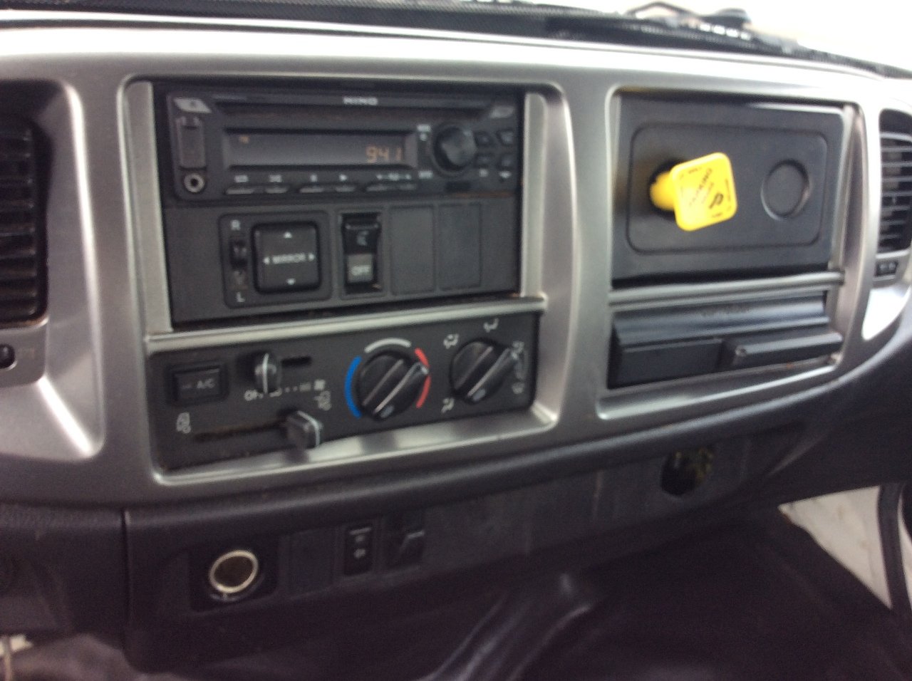 2017 HINO 268A - image 6 of 6