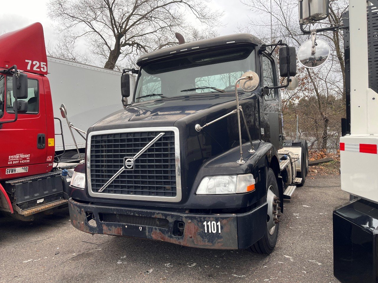 2011 VOLVO VNM64T 1001846-01 2011 VOLVO VNM64T 1001846-01