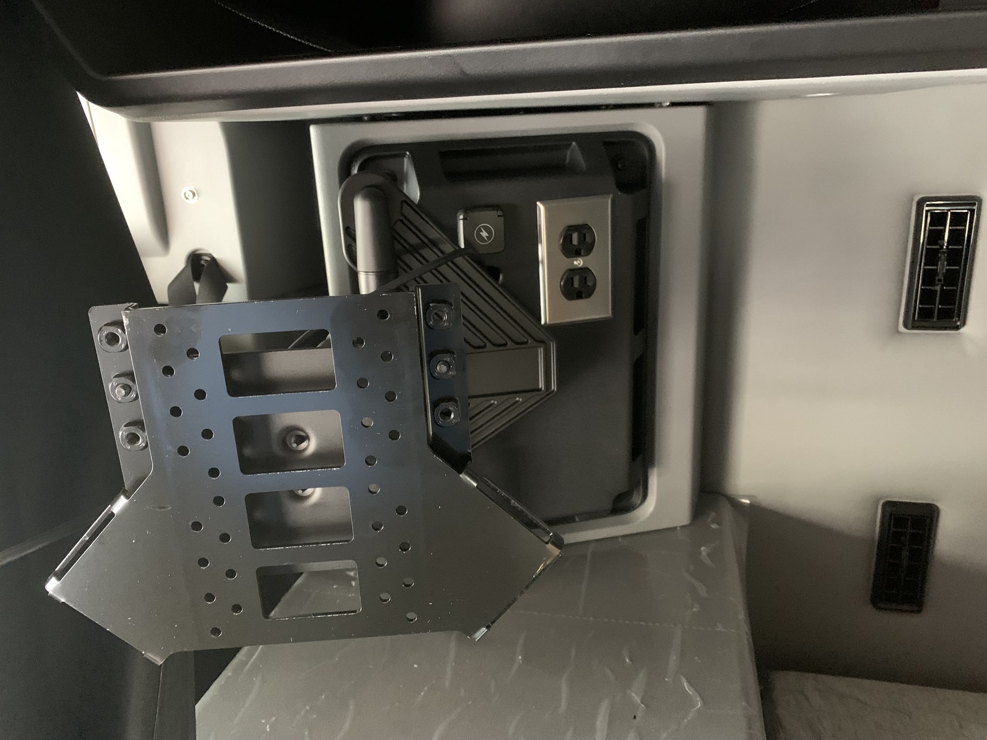 2025 MACK AN64T SLEEPER 1002693-07 2025 MACK AN64T SLEEPER 1002693-07