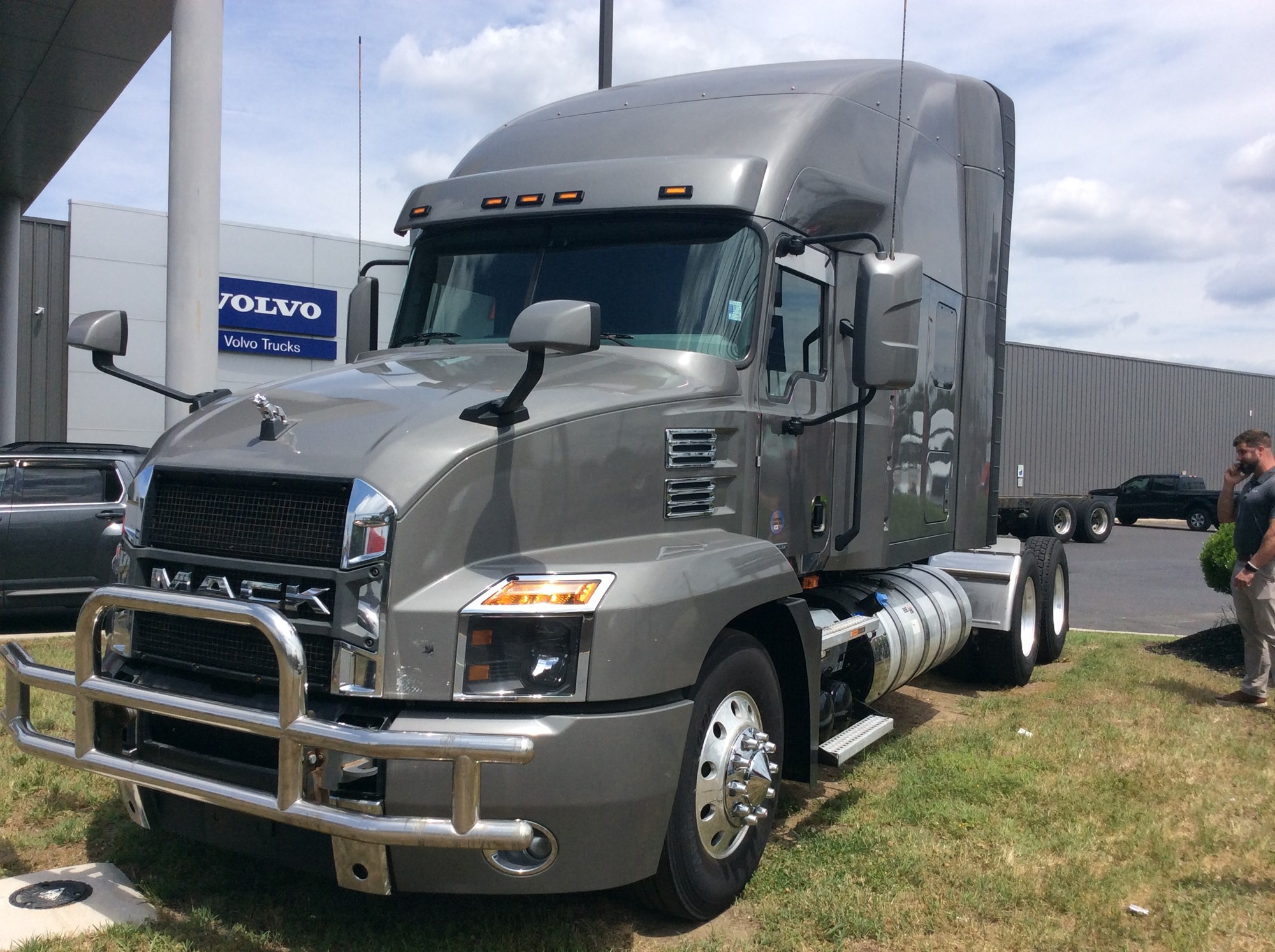 2019 Mack Anthem 1003725-01 2019 Mack Anthem 1003725-01