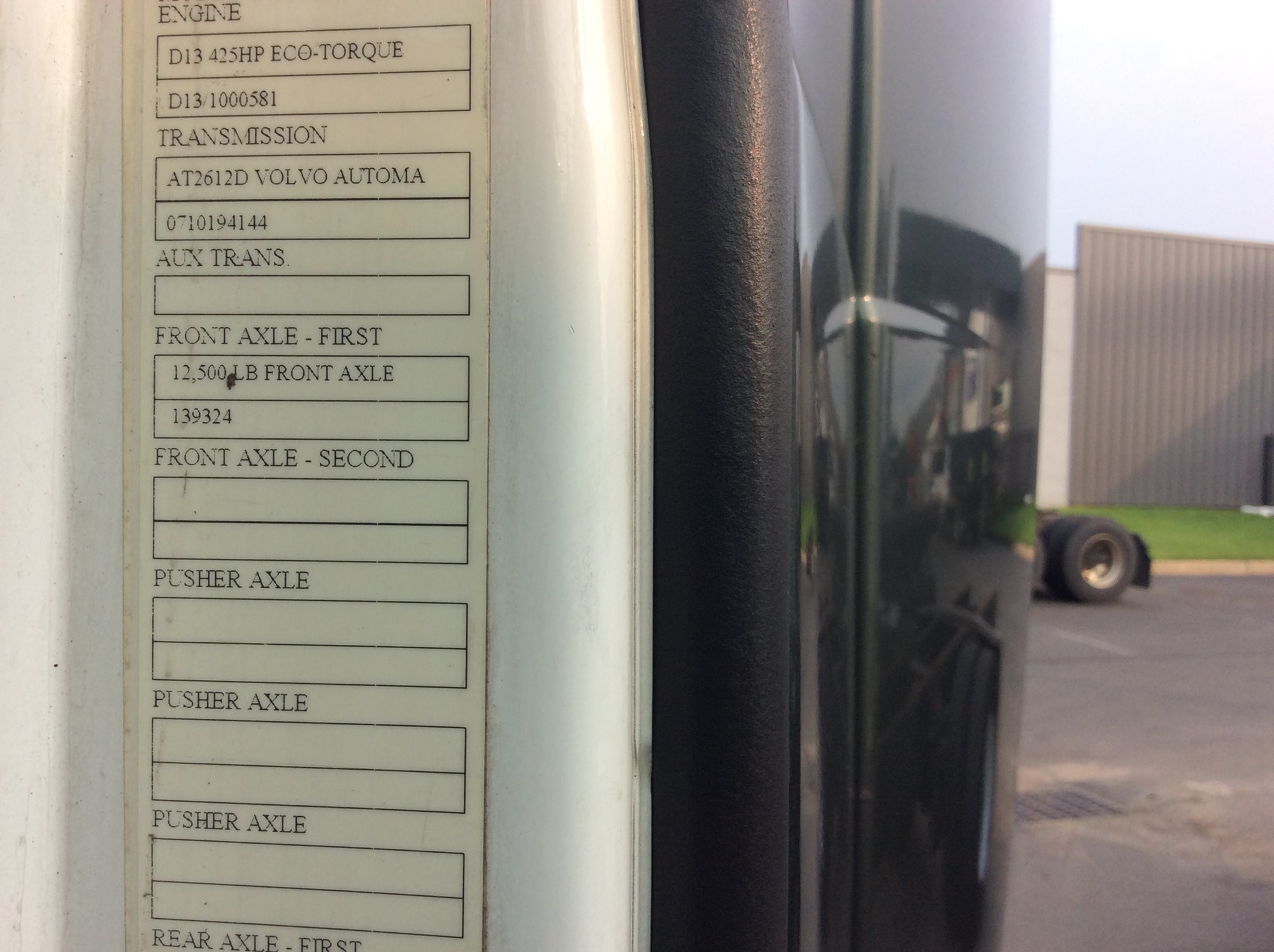 2013 VOLVO VNL64T300 1002946-04 2013 VOLVO VNL64T300 1002946-04