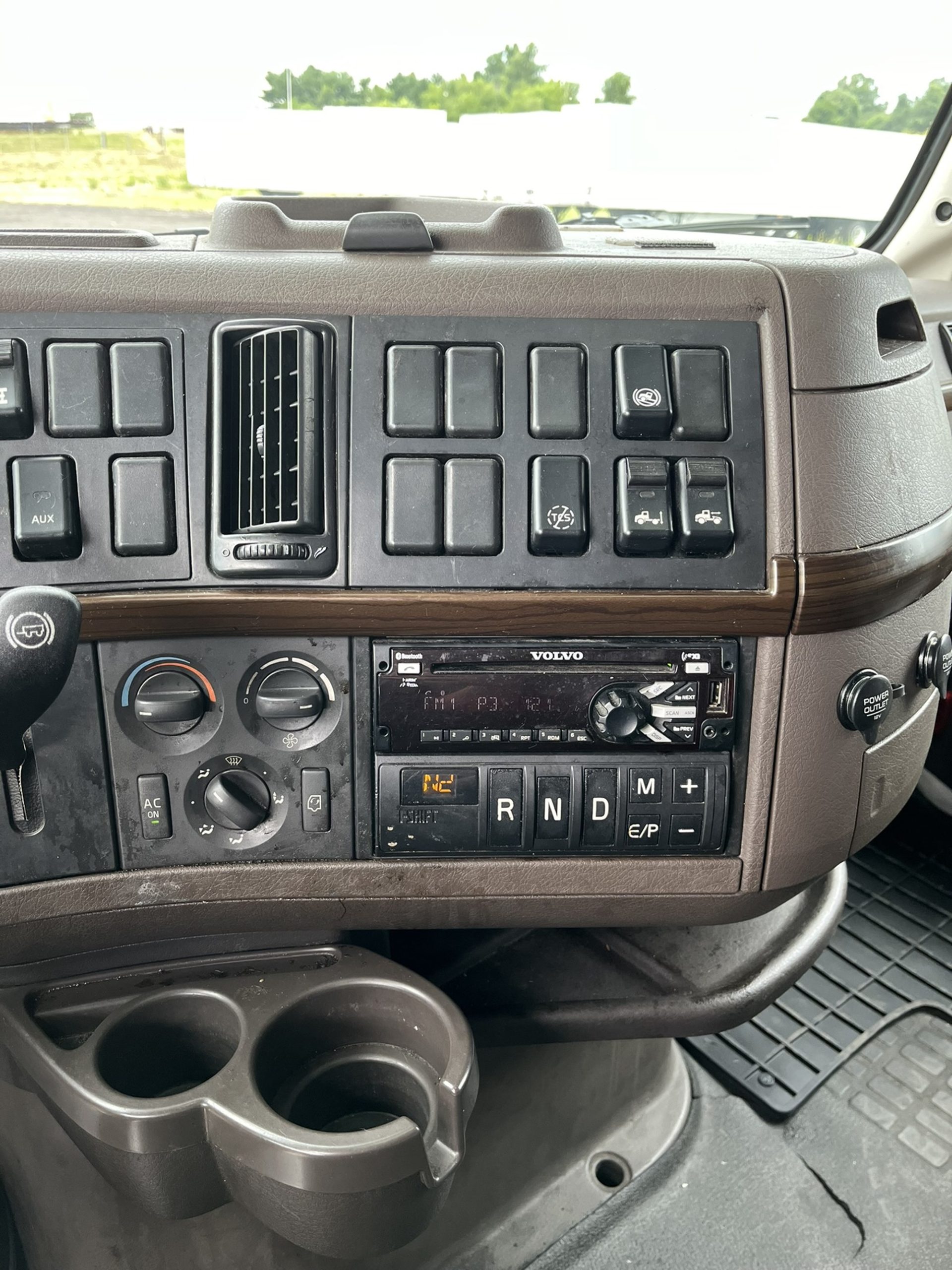 2018 VOLVO VNL64T670 1004326-06 2018 VOLVO VNL64T670 1004326-06