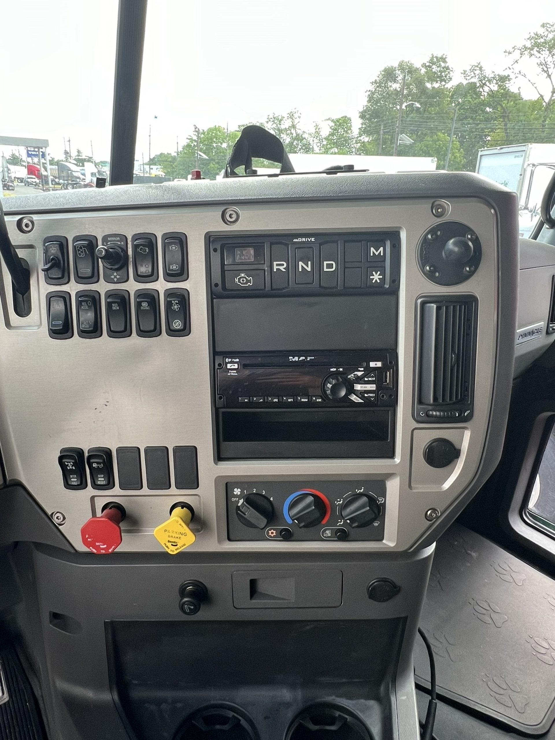 2016 MACK CXU613 1069020-06 2016 MACK CXU613 1069020-06