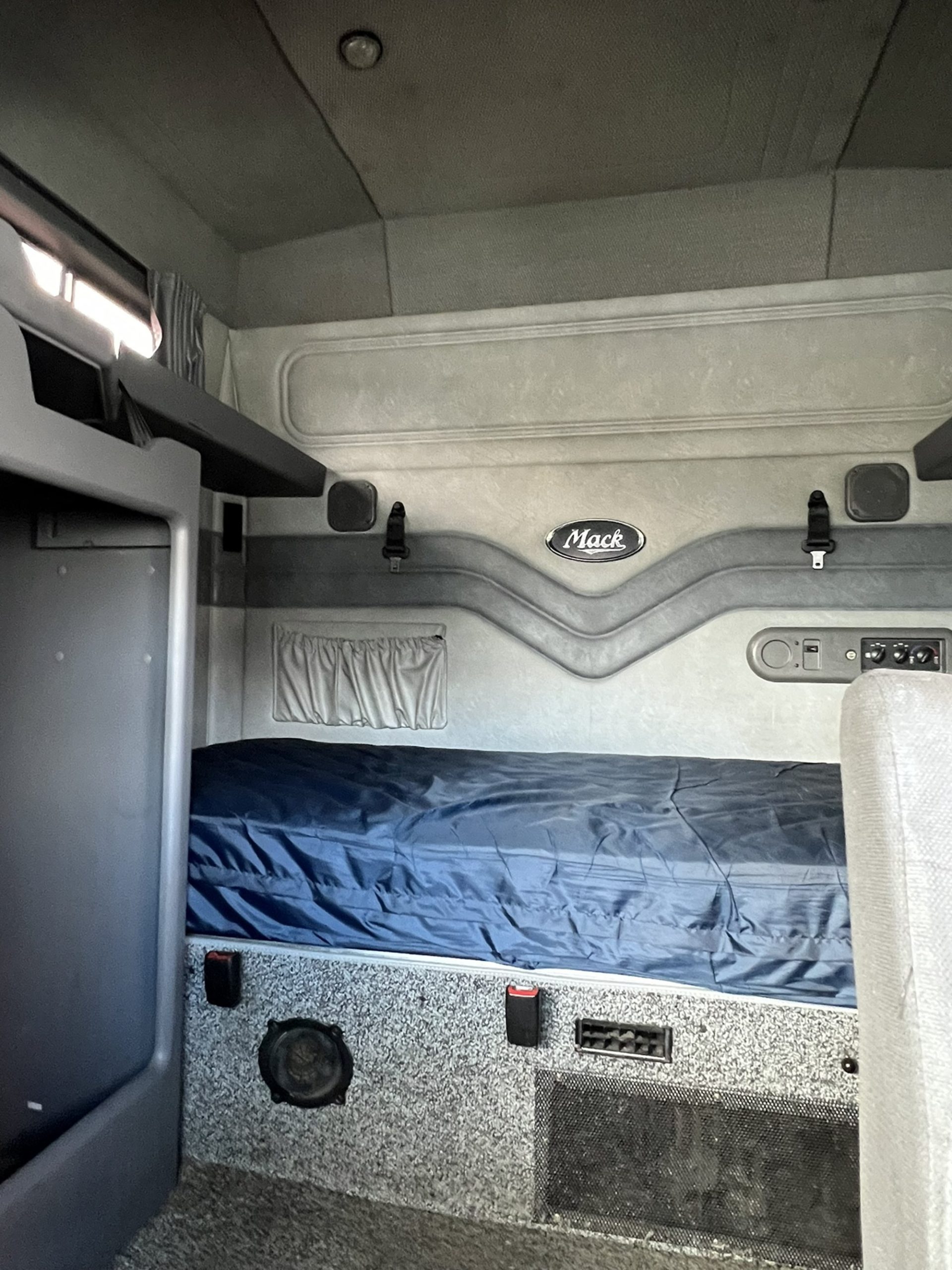 2016 MACK CXU613 1069020-07 2016 MACK CXU613 1069020-07