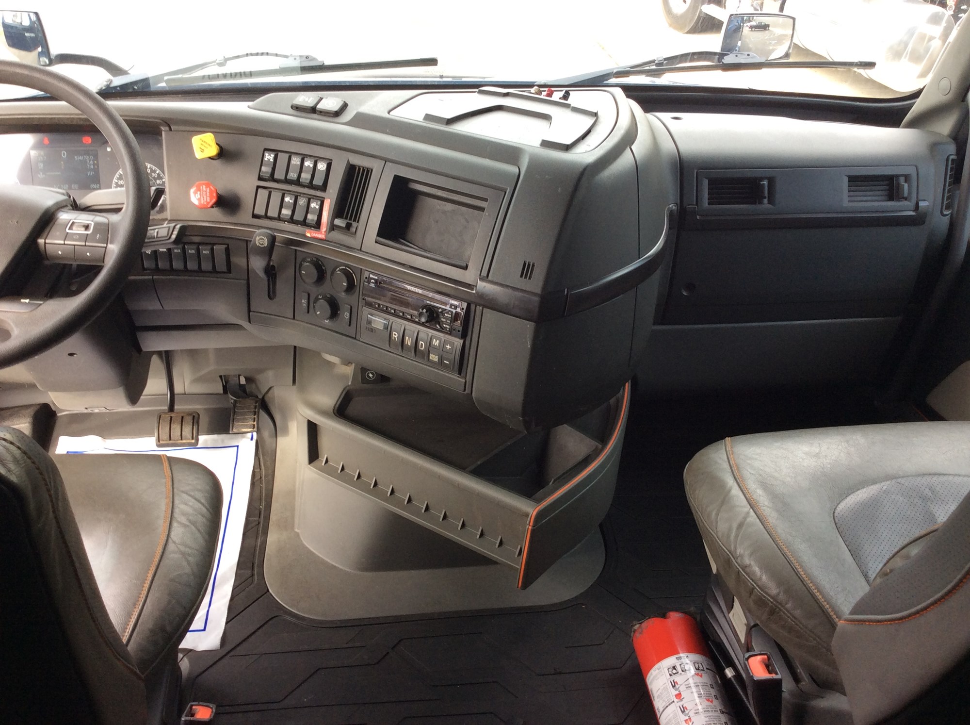 2021 Volvo VNL860 1167536-16 2021 Volvo VNL860 1167536-16