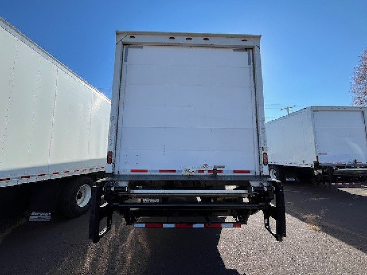 2017 HINO 268A 1001641-04 2017 HINO 268A 1001641-04