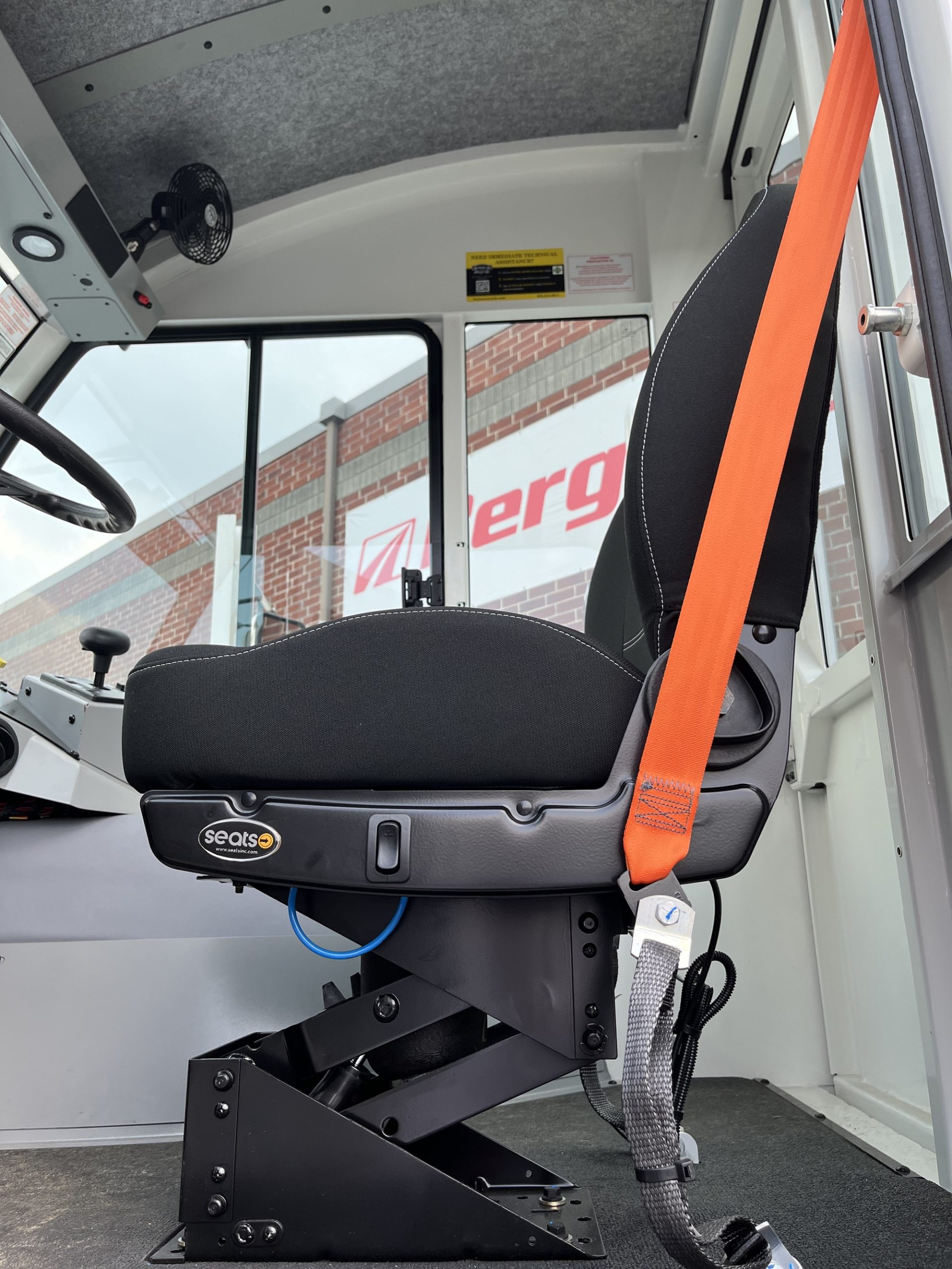 2024 AUTOCAR ACTT42 1002293-12 2024 AUTOCAR ACTT42 1002293-12