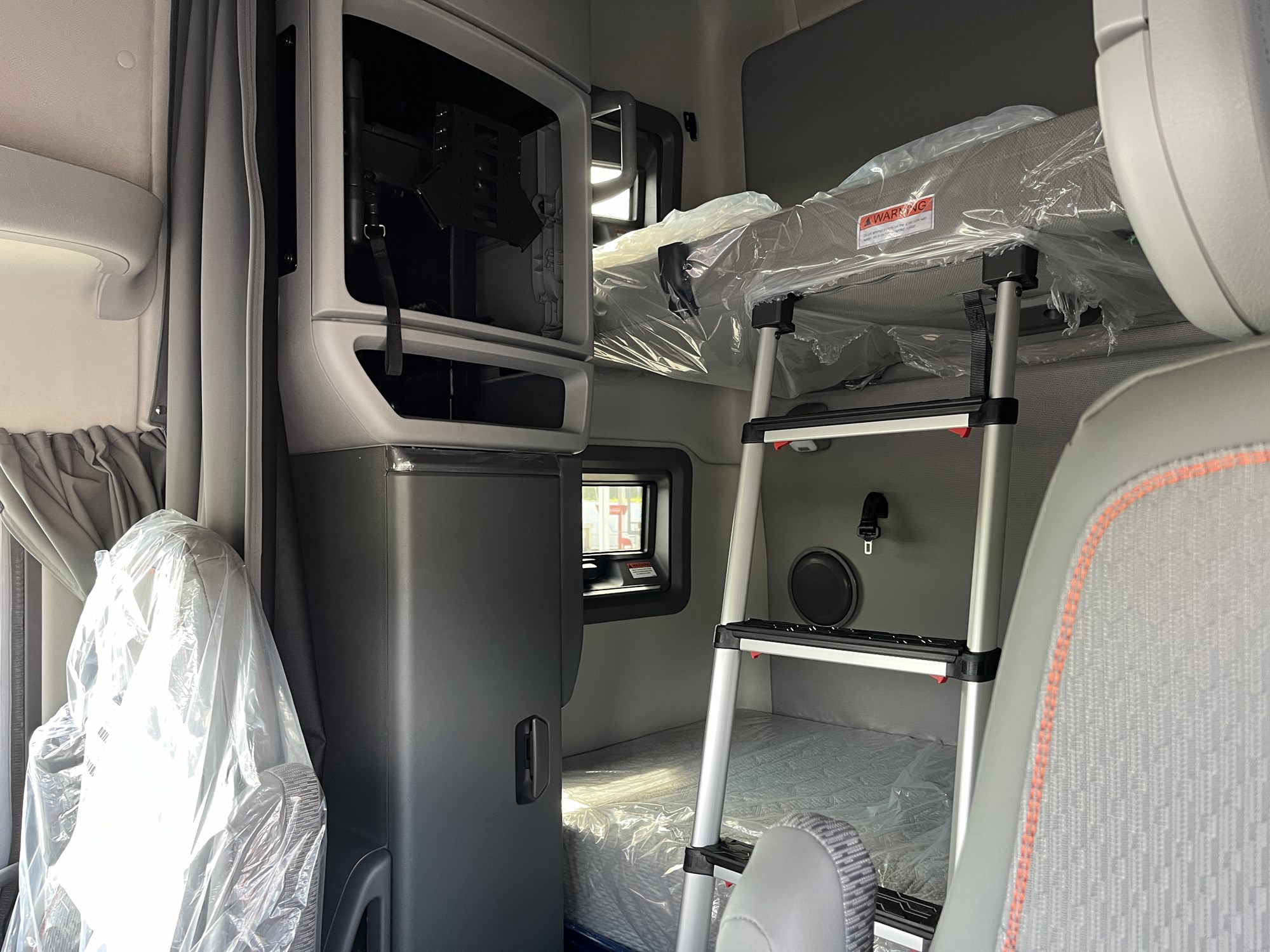 2025 Volvo VNL64T760 1015287-09 2025 Volvo VNL64T760 1015287-09