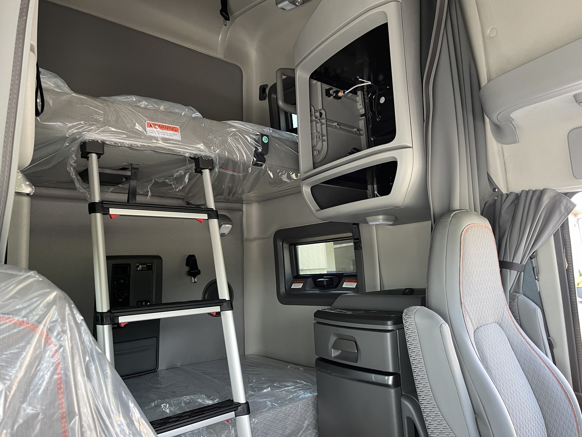 2025 Volvo VNL64T760 1015287-10 2025 Volvo VNL64T760 1015287-10