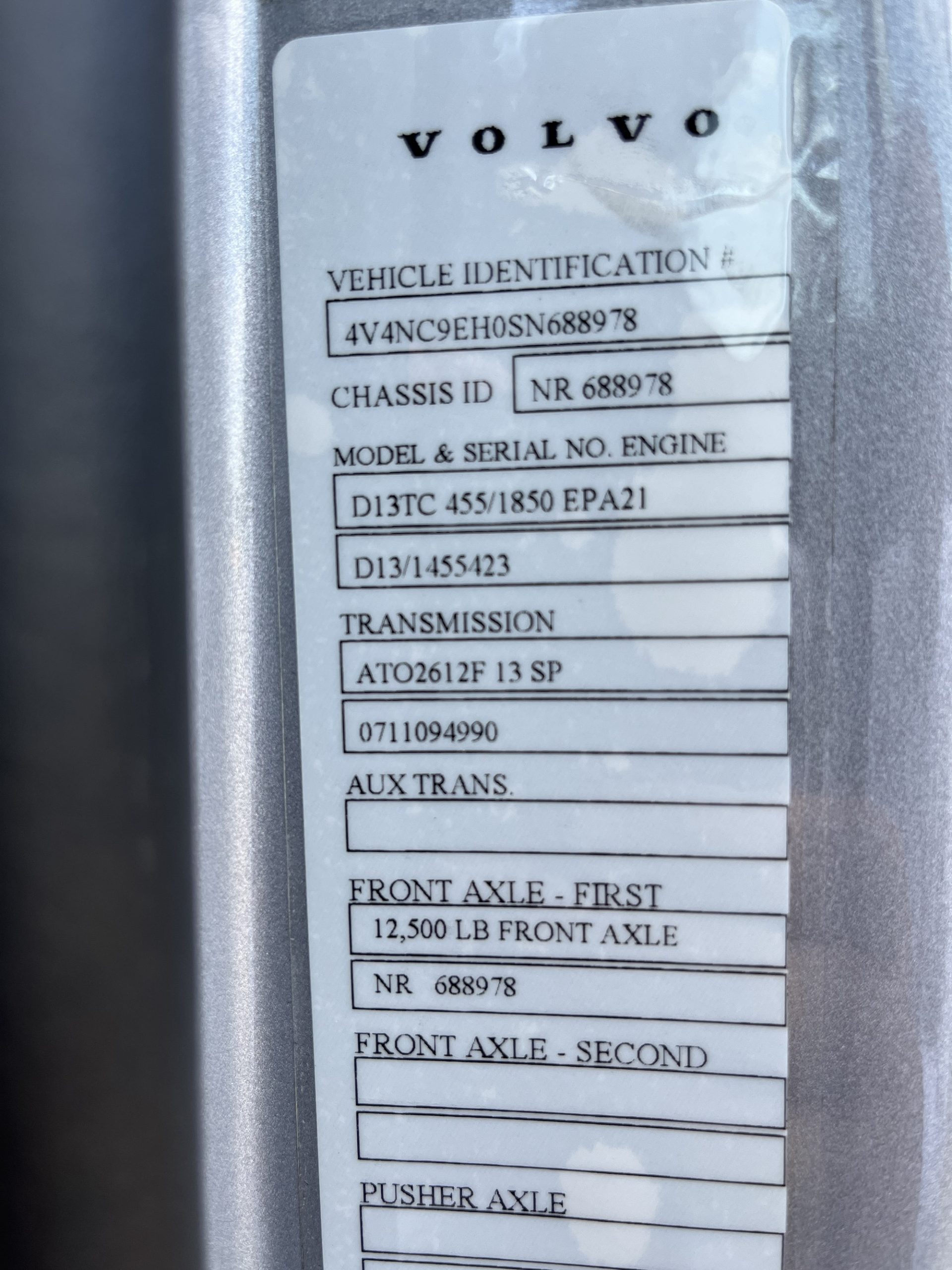 2025 Volvo VNL64T760 1015287-12 2025 Volvo VNL64T760 1015287-12