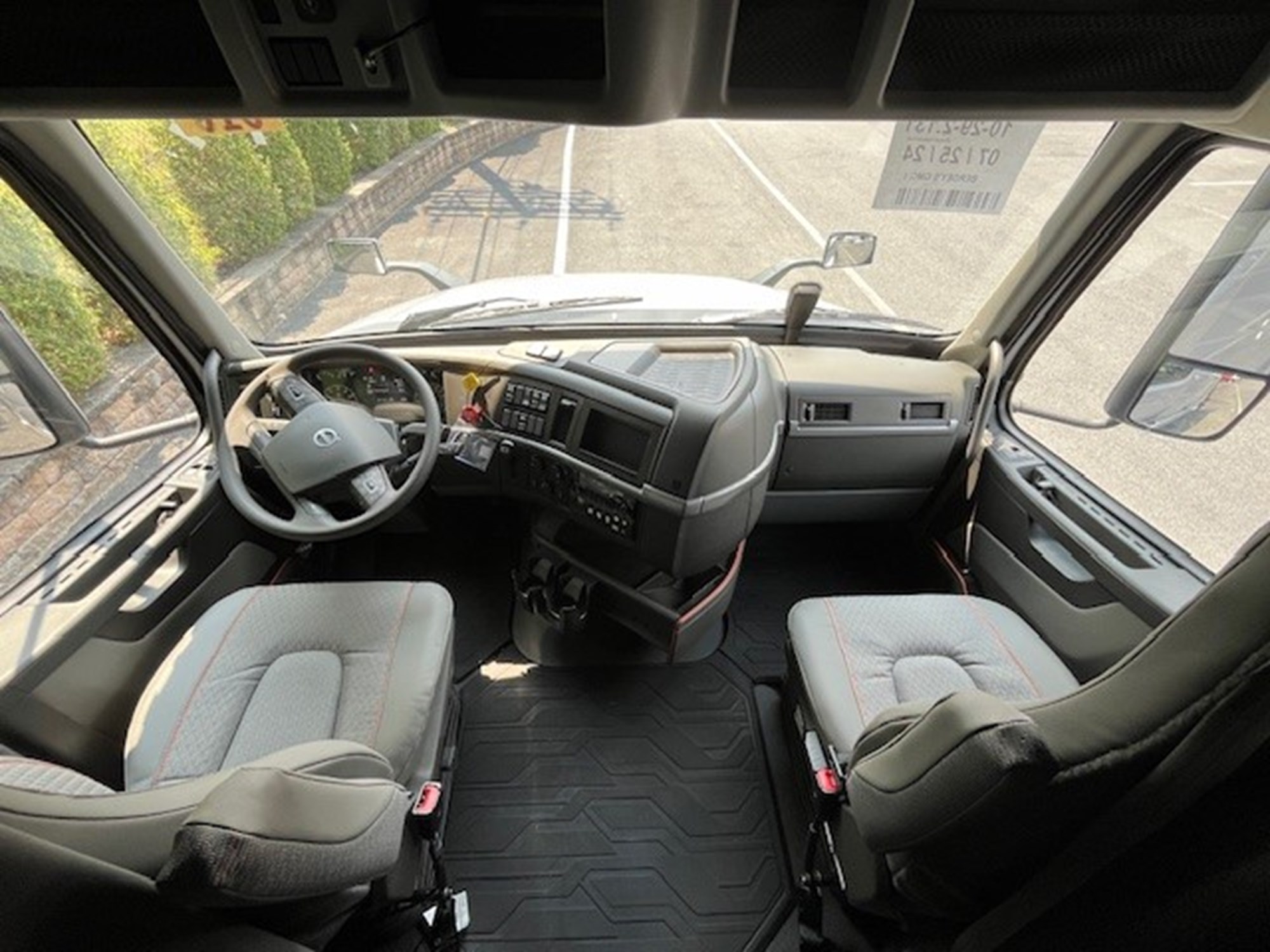 2025 Volvo VNL64T760 1015796-03 2025 Volvo VNL64T760 1015796-03