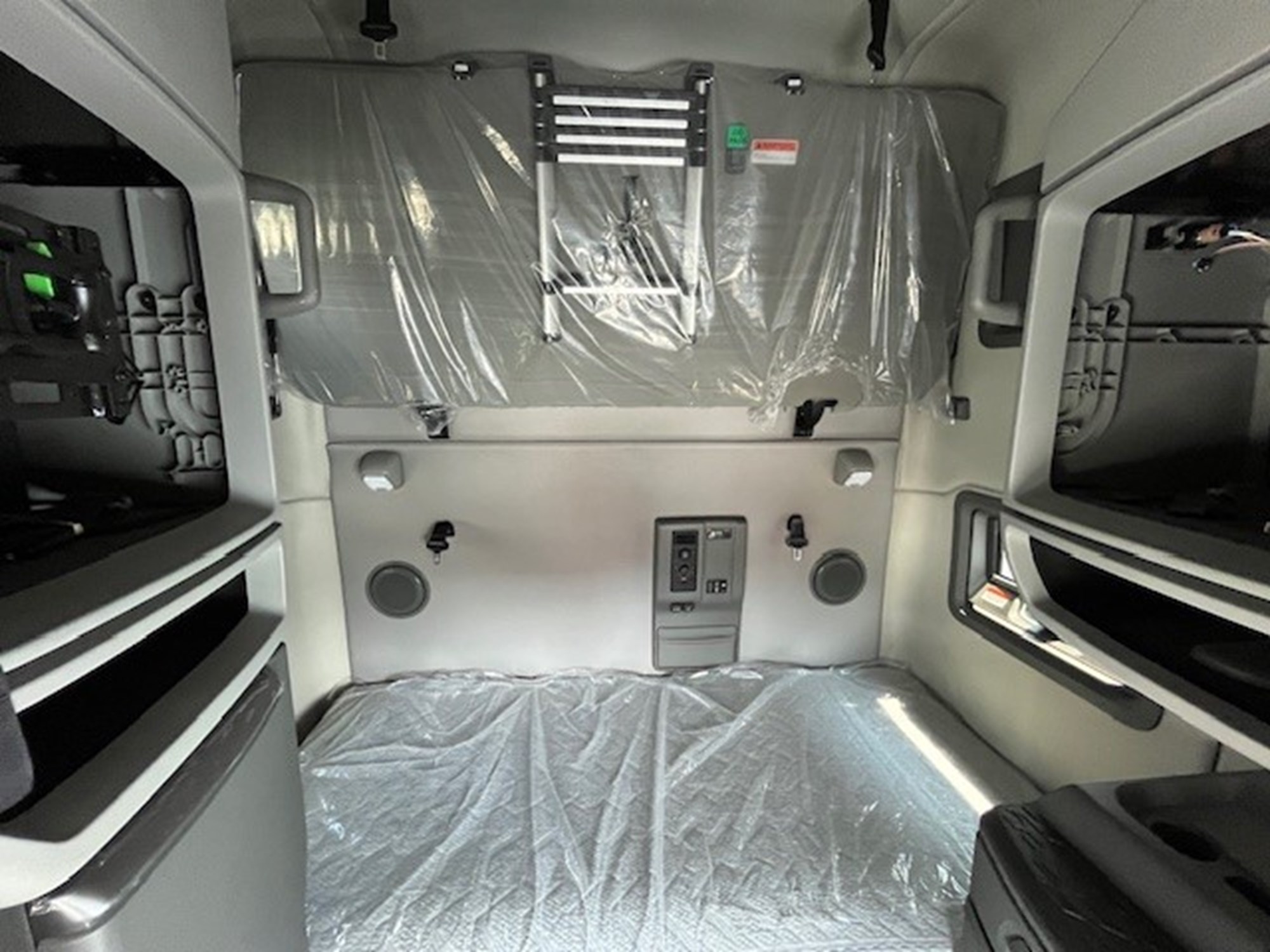 2025 Volvo VNL64T760 1015796-04 2025 Volvo VNL64T760 1015796-04